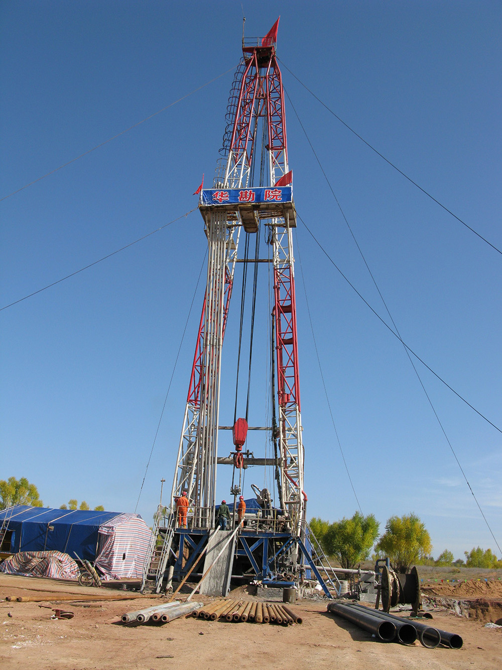 5.內蒙古3300米深孔鹽井施工.JPG